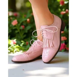 Women's 1950s Green Patent Leather Oxford Shoes – Retro Lace-Up Brogues with Fringe Detail for Spring Outfits or Garden Parties