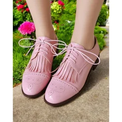 Women's 1950s Green Patent Leather Oxford Shoes – Retro Lace-Up Brogues with Fringe Detail for Spring Outfits or Garden Parties