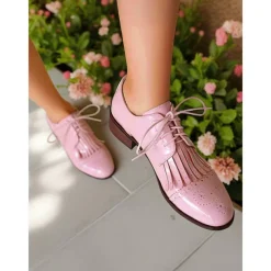 Women's 1950s Green Patent Leather Oxford Shoes – Retro Lace-Up Brogues with Fringe Detail for Spring Outfits or Garden Parties