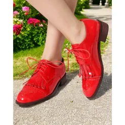 Women's 1950s Green Patent Leather Oxford Shoes – Retro Lace-Up Brogues with Fringe Detail for Spring Outfits or Garden Parties