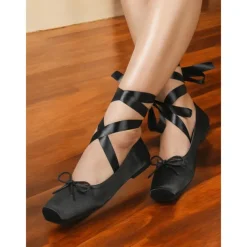 Women's 1930s Retro Style Satin Ballet Flats with Ribbon Ankle Straps – Elegant Vintage Wedding Shoes for Brides and Dancers