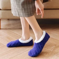 Women's Sherpa Lined Slipper Socks Non Slip Fuzzy Non-Slip Warm Fall & Winter Knit Coral Fleece Socks, Cozy Plush Floor Socks for Fall & Winter