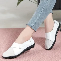 Women's Slip-on Loafers Round Toe Comfy Flat Shoes Casual Faux Leather Flats