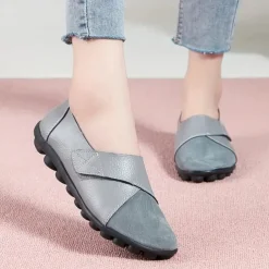 Women's Slip-on Loafers Round Toe Comfy Flat Shoes Casual Faux Leather Flats