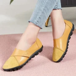 Women's Slip-on Loafers Round Toe Comfy Flat Shoes Casual Faux Leather Flats
