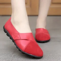 Women's Slip-on Loafers Round Toe Comfy Flat Shoes Casual Faux Leather Flats