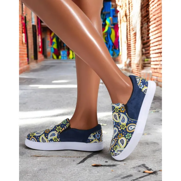 Women's Slip-On Tribal Print Canvas Sneakers – Comfortable Street Style Casual Shoes for Walking, Shopping & Festivals