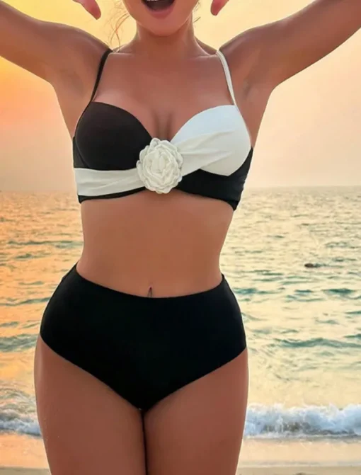 Women's Swimwear Bikini 2 Piece Cheeky Swimsuit Backless Slim Vacation Beach Wear Solid Color Halter Neck Sleeveless Bathing Suits