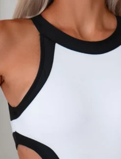 Women's Swimwear One Piece Monokini Swimsuit Backless Tummy Control High Waist Slim Vacation Beach Wear Solid Color Halter Neck Sleeveless Bathing Suits