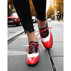 Women's Two-Tone Oxford Block Heel Shoes – Retro Lace-Up Brogues in Mint Green and Metallic for 1950s-Inspired Street Style, Daily Outfits, and Casual Events