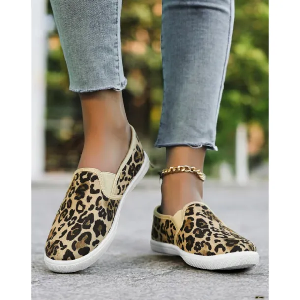 Women's Vibrant Mandala Print Slip-On Canvas Shoes – Casual and Comfortable Flats for Everyday Wear and Travel