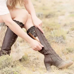 Women's Vintage Brown Knee-High Leather Boots with Button Detailing and Block Heel - Perfect for Outdoor Adventures and Country Chic Style