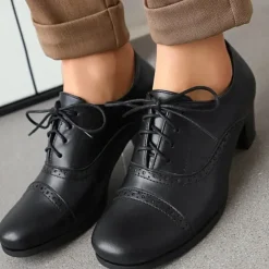Women's Vintage Oxford Heeled Shoes – Lace-Up Brogue Pumps for Office, Formal & Daily Wear