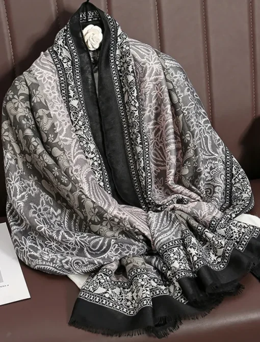 Women's Vintage Paisley Print Oversized Scarf - Soft and Warm Shawl for Winter, Casual and Formal Wear