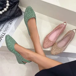 Women's Vintage-Style Floral Wedge Sandals – Comfortable Slip-On Shoes with 3D Rose Design for Casual Summer Outings