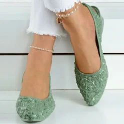 Women's Vintage-Style Floral Wedge Sandals – Comfortable Slip-On Shoes with 3D Rose Design for Casual Summer Outings