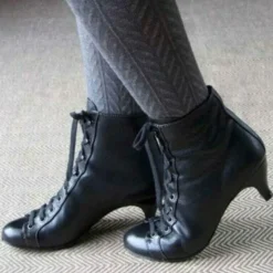 Women's White Lace-Up Victorian Ankle Boots with Mid Heel, Vintage-Inspired Footwear for Formal and Retro Style