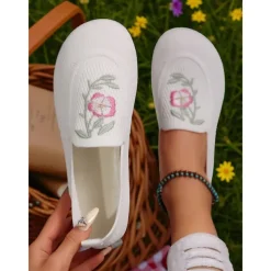 Women's Wide Toe Barefoot Shoes – Floral Embroidered Flyknit Flats for Picnics, Garden Strolls and Summer Getaways