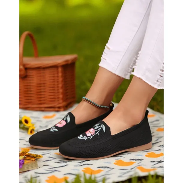 Women's Wide Toe Barefoot Shoes – Floral Embroidered Flyknit Flats for Picnics, Garden Strolls and Summer Getaways