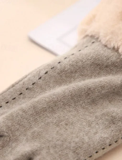 Women's Winter Fleece-Lined Touchscreen Gloves with Heart Detail – Warm and Stylish for Outdoor Cold Weather, Perfect Gift Idea