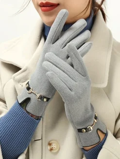 Women's Winter Gloves with Elegant Metal Accent - Warm and Stylish Wool-Blend Design for Cold Weather