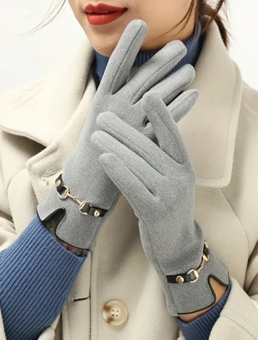 Women's Winter Gloves with Elegant Metal Accent - Warm and Stylish Wool-Blend Design for Cold Weather
