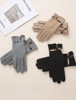 Women's Winter Gloves with Elegant Metal Accent - Warm and Stylish Wool-Blend Design for Cold Weather