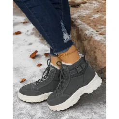 Women's Winter High-Top Sneakers with Fur Lining – Warm Lace-Up Ankle Boots with Chunky Sole and Buckle Detail for Casual Outdoor Wear