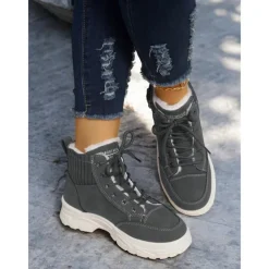 Women's Winter High-Top Sneakers with Fur Lining – Warm Lace-Up Ankle Boots with Chunky Sole and Buckle Detail for Casual Outdoor Wear