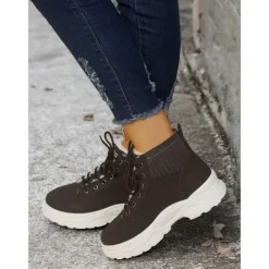 Women's Winter High-Top Sneakers with Fur Lining – Warm Lace-Up Ankle Boots with Chunky Sole and Buckle Detail for Casual Outdoor Wear
