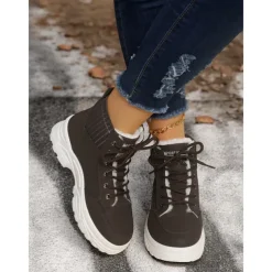 Women's Winter High-Top Sneakers with Fur Lining – Warm Lace-Up Ankle Boots with Chunky Sole and Buckle Detail for Casual Outdoor Wear