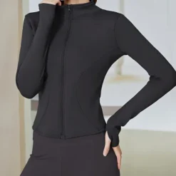 Women's Yoga Top Crew Neck Quick Dry Lightweight Breathable Thumbhole Long Sleeve Sports Solid Color Jacket Top For Running Fitness Yoga Loose Fit Activewear